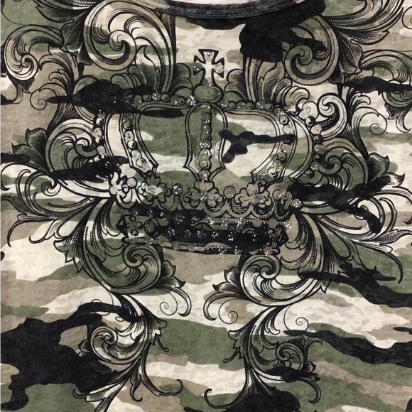 La Mamba Juniors Camo Cross and Crowns with Glitter Graphic Tank - Picture 6 of 15